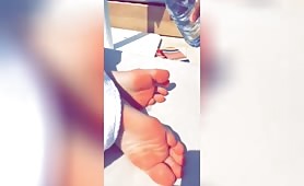 Kendall Jenner feet and soles getting wet at the beach