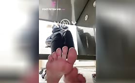 Underdesk foot tease by goddess Kaori KAORIDOPE