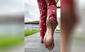 Goddess Teddysucc - Dirty soles from walking around outside bare feet
